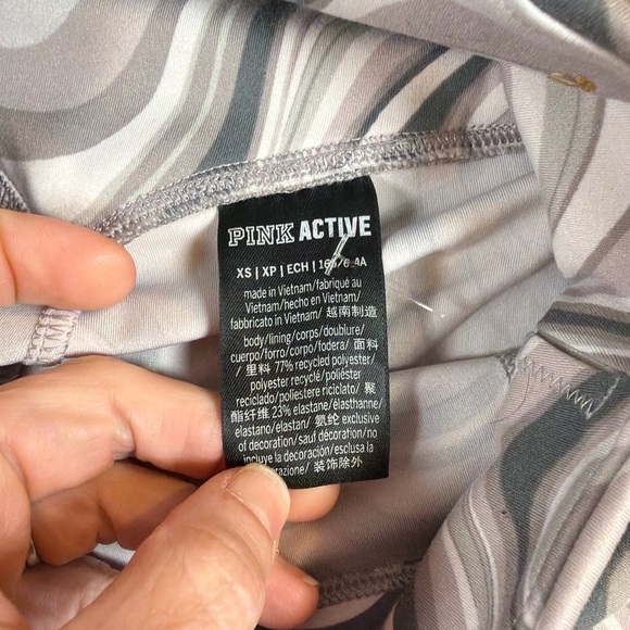 PINK Victoria's Secret Marble Wave Leggings - Black and Gray 1351 - Picture 3 of 5
